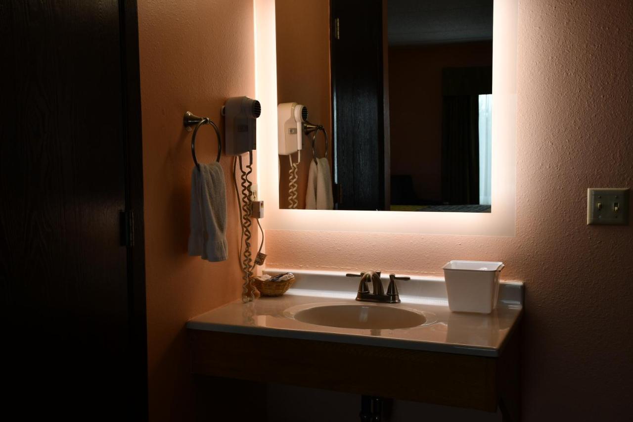 Regency Inn & Suites Faribault Dış mekan fotoğraf